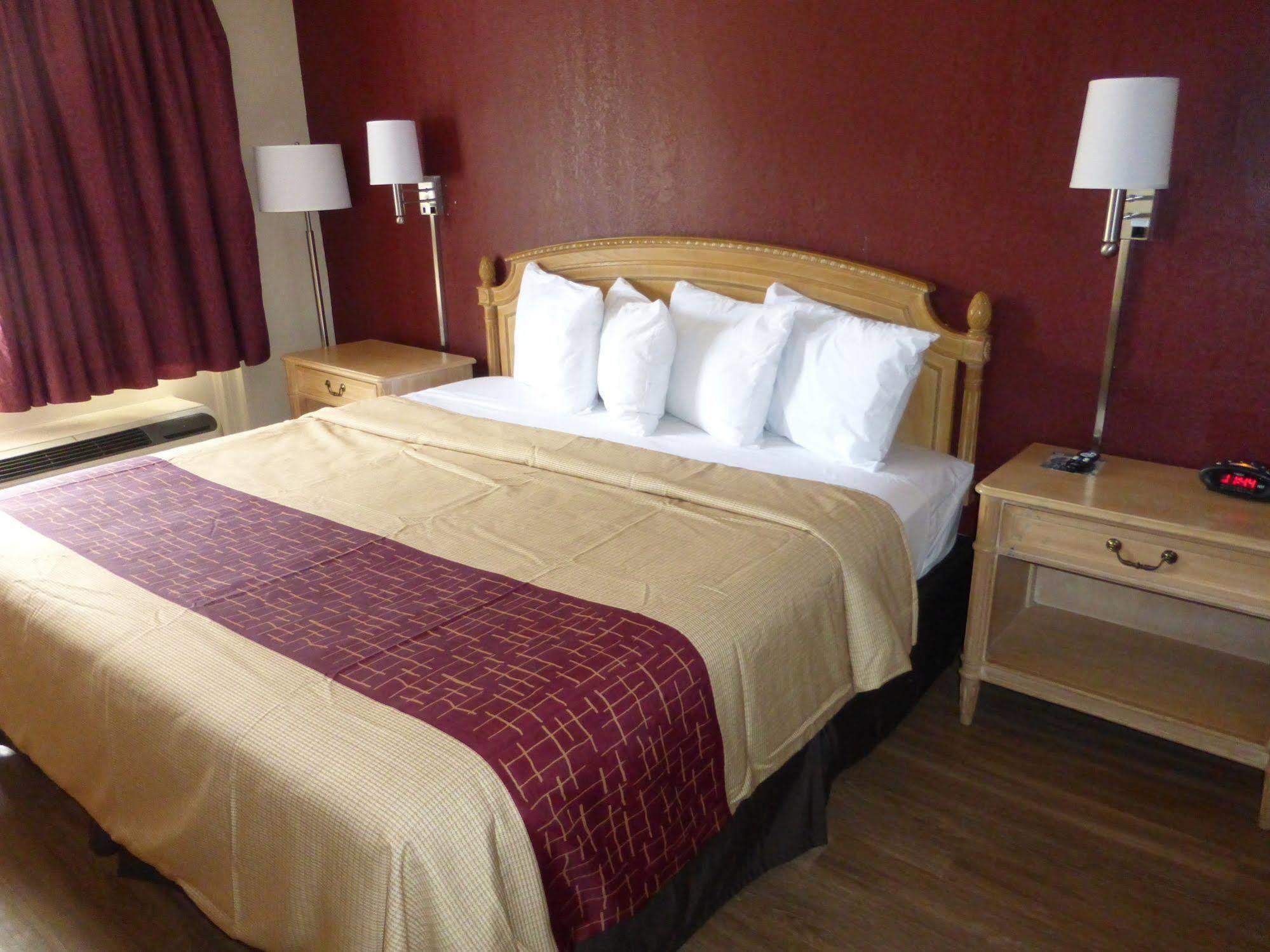 Red Roof Inn Fredericksburg North Exterior foto